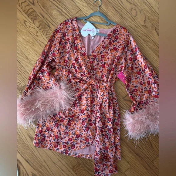 BuddyLove NEW ANISA FEATHER CUFF MINI DRESS - DRAGONFRUIT - Picture 6 of 7